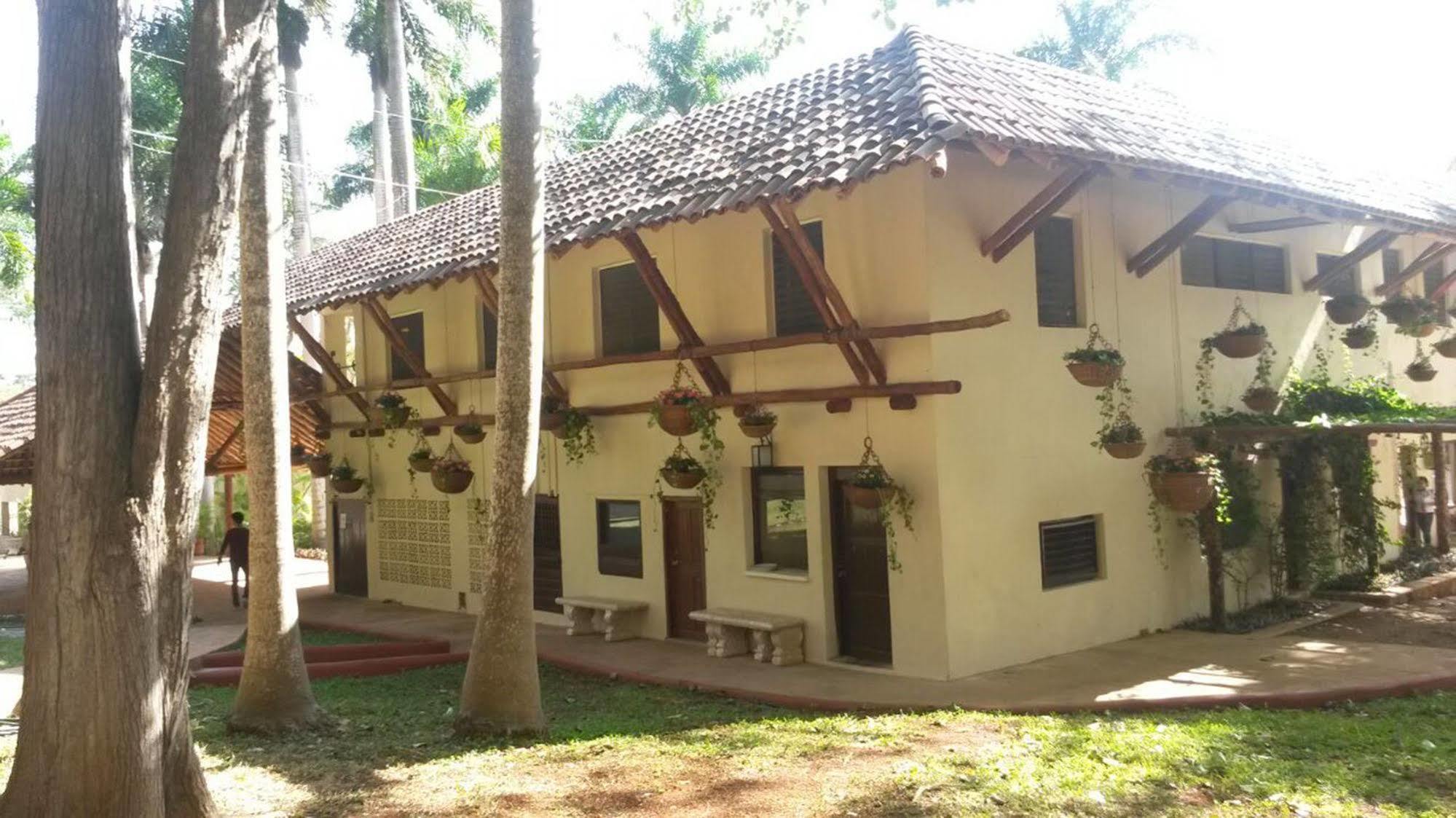 La Casa Del Mago Bed & Breakfast Uxmal Exterior photo